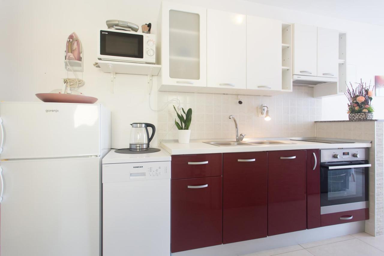 Apartments Bandic - 30 Meters To The Beach Трогір Екстер'єр фото
